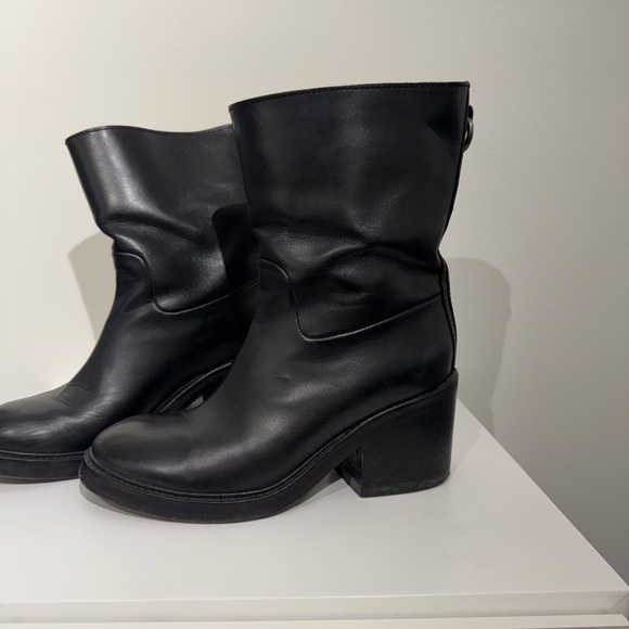 Black leather Acne motorcycle boot with heel. - Picture 2 of 4